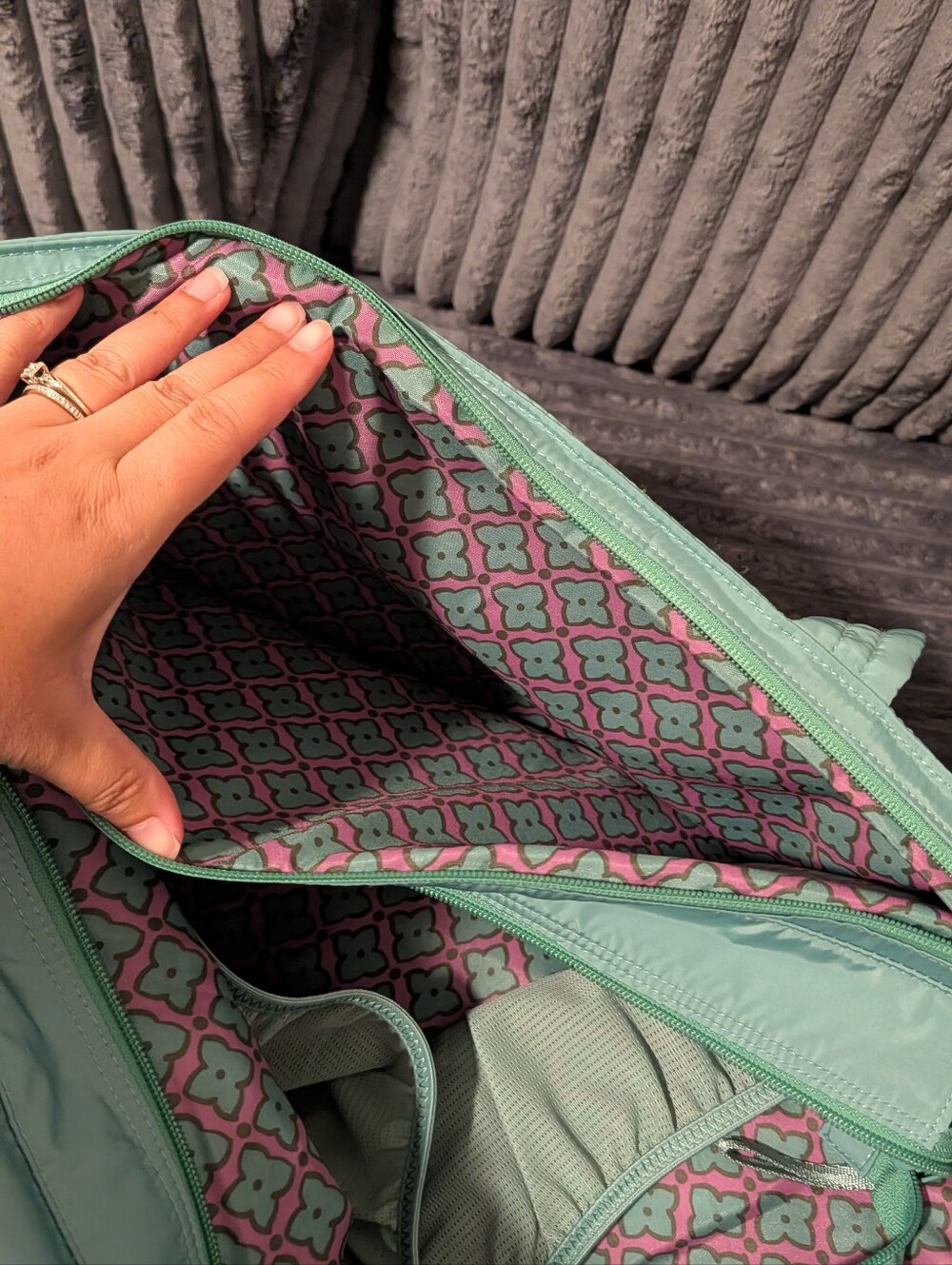 Vera Bradley Green Nylon Quilted Tote Bag - Picture 3 of 4